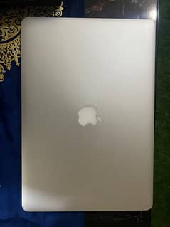 MAC BOOK PRO 2015 (15 inch mid 2015)