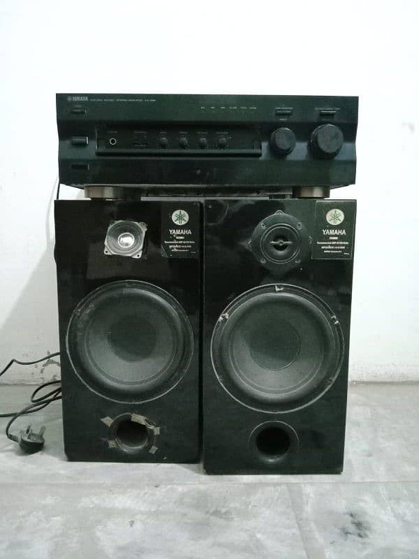 yamaha 6 inch Speakers with orignal yamaha mixer 10/10 condition 6