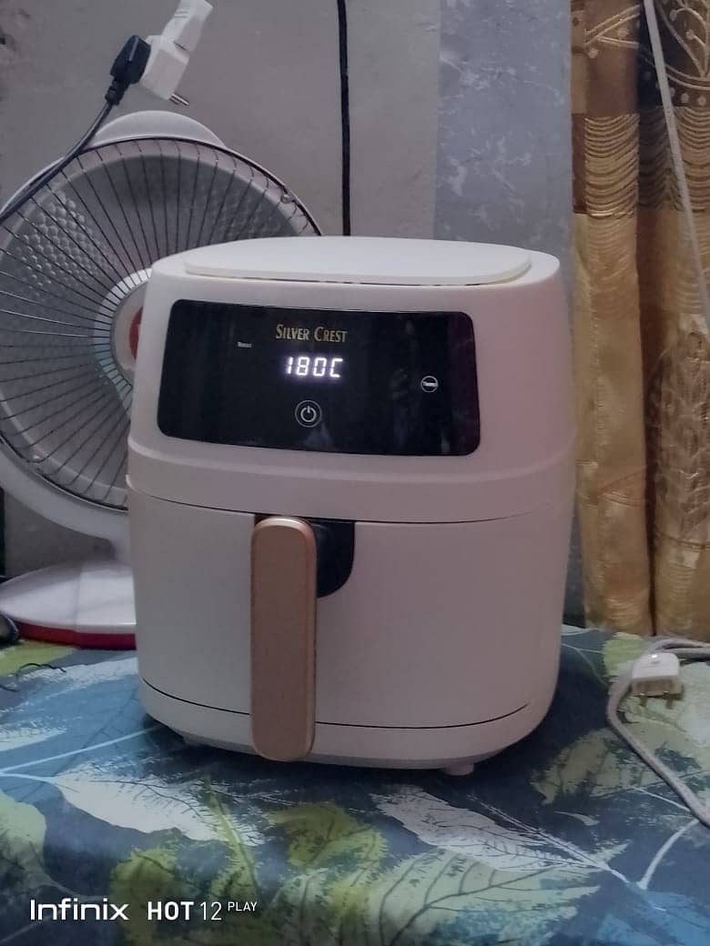 For Sale Urgent  Almost New Air Fryer 1