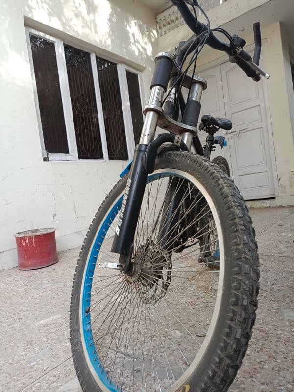 Humber Mountain Bike with Suspension and Excellent Condition 1