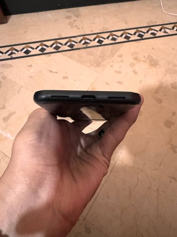 Google pixel 5 black colour 10 by 10 3