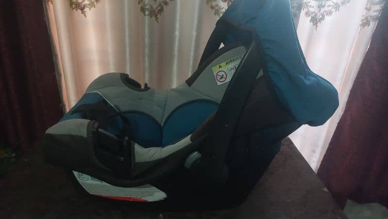 Car seat and carry cot 2