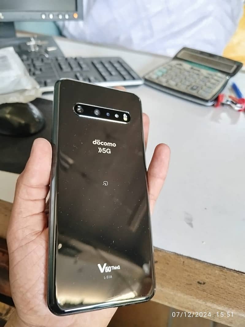 LG V60 Docomo 1