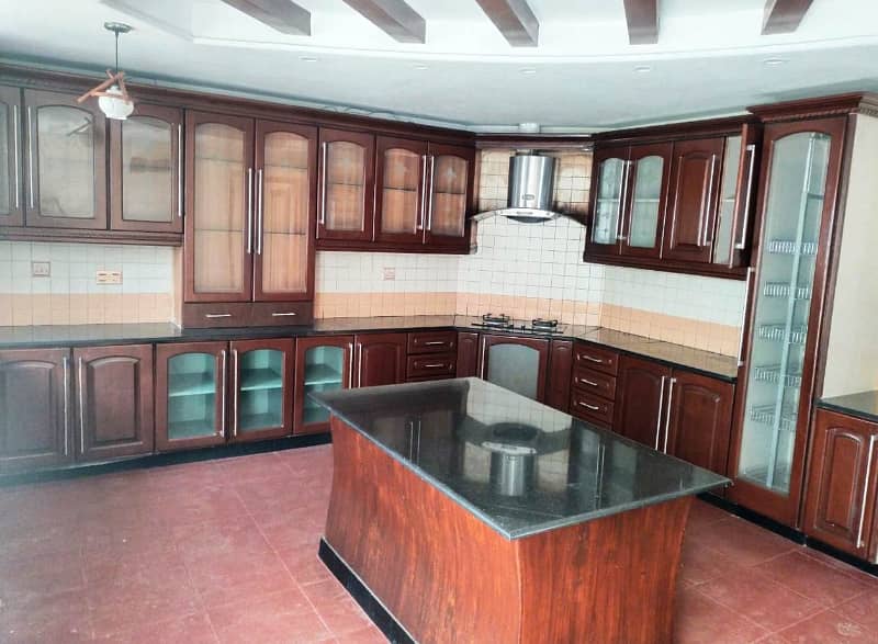 1 Kanal Luxury Likely New Beautiful Design House Available For Rent In DHA Phase 3 Z Block, Lahore Cantt 8