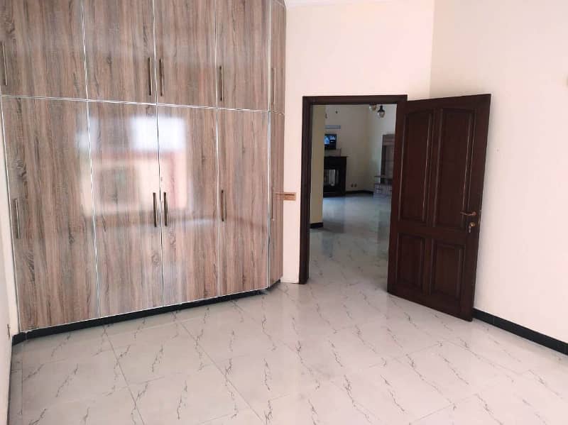 1 Kanal Luxury Likely New Beautiful Design House Available For Rent In DHA Phase 3 Z Block, Lahore Cantt 11