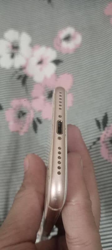 Iphone 8 64gb non pta in genuine condition 2