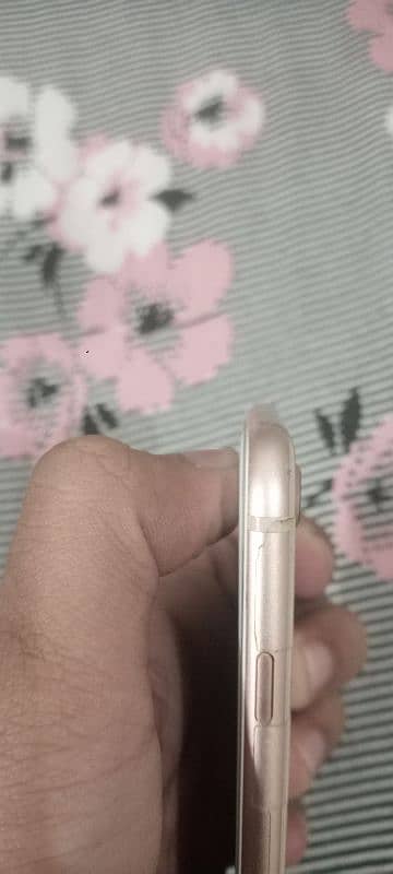 Iphone 8 64gb non pta in genuine condition 4