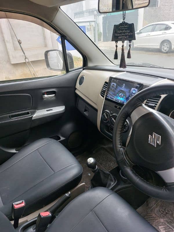 Suzuki Wagon R 2017 11