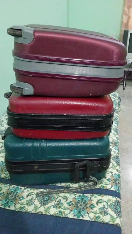 3 Suite cases 1