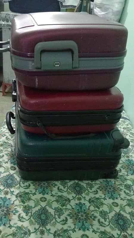 3 Suite cases 3