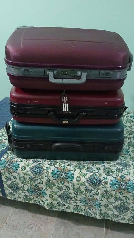 3 Suite cases 4