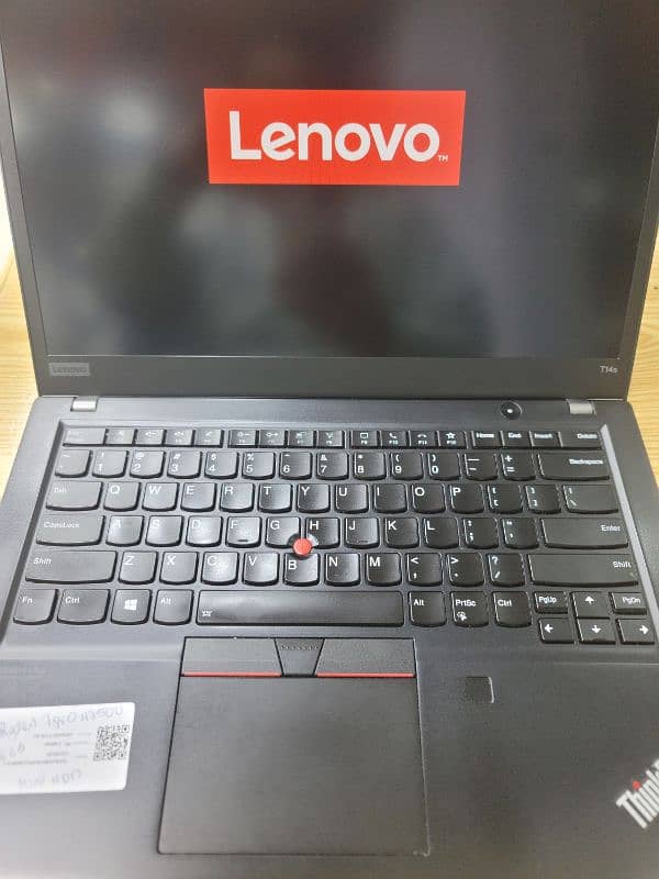 Lenovo ThinkPad T14s (Ryzen 7 Pro 4750u  Radeon Graphics ) 3