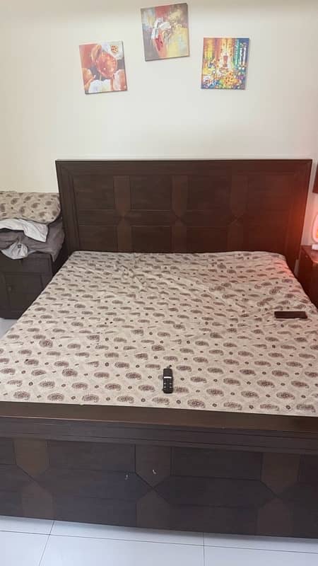 woodbed for sale with dressing set 0