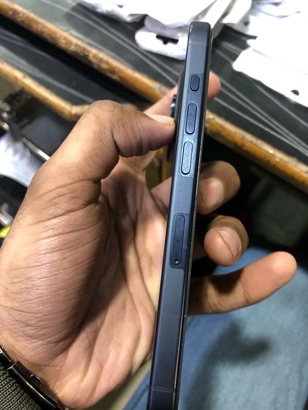 iphone 15 pro non PTA 4