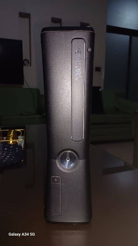 X Box 360 slim 16