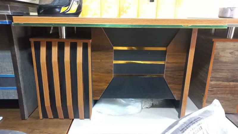 Office Executive Table /Shop Counter in Different sizes and designs 6