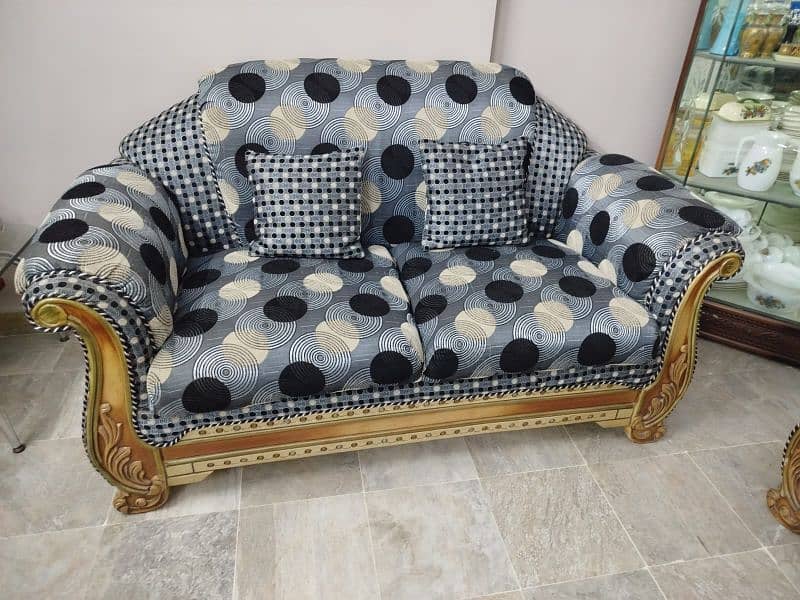 sofa set for sale. 2