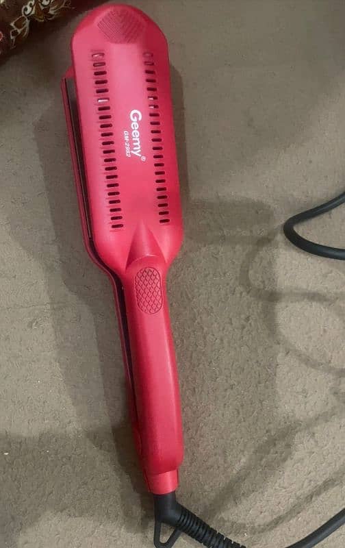 geemy hair straightener 2