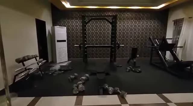 14 Guage Private Gym For Sale total 10 by 10 All Machines Available 1