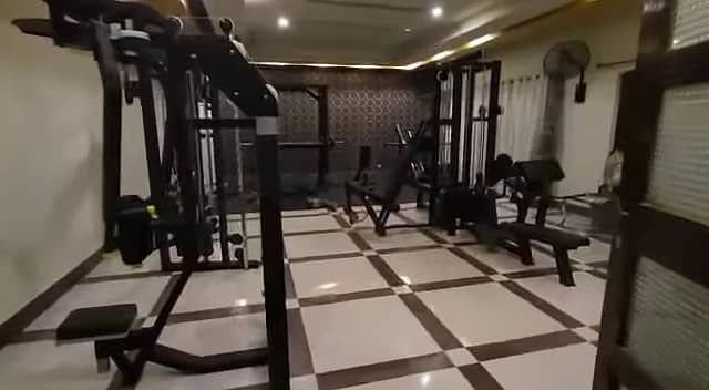 14 Guage Private Gym For Sale total 10 by 10 All Machines Available 2