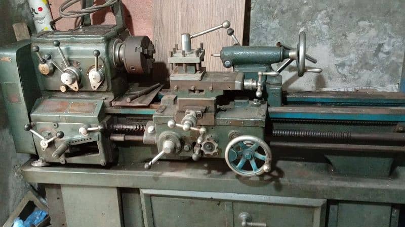 lathe machine for sale condition is good working machine 0