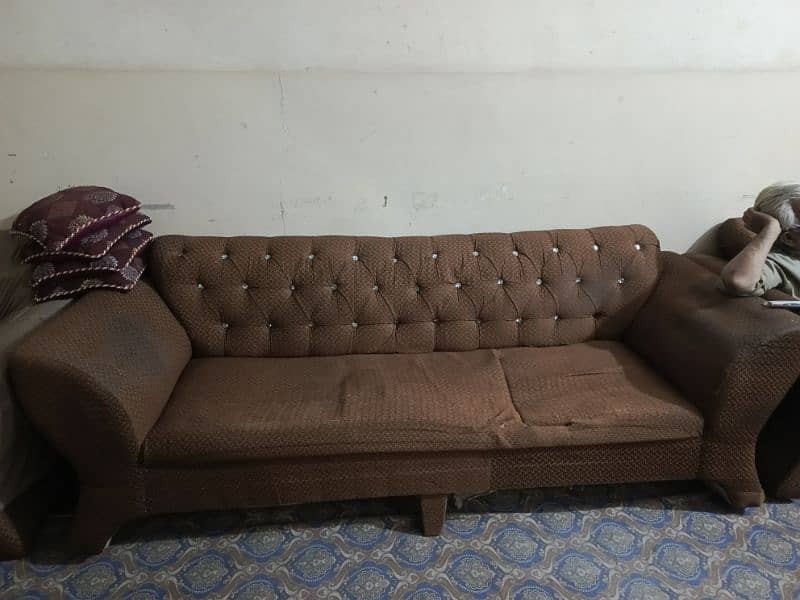 Selling sofa set 0