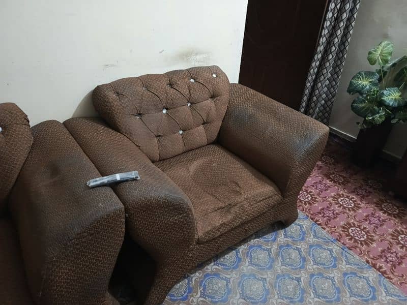 Selling sofa set 1