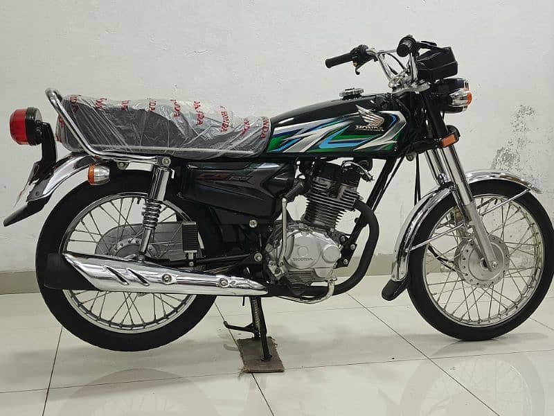 Honda CG 125 2023 Model 3