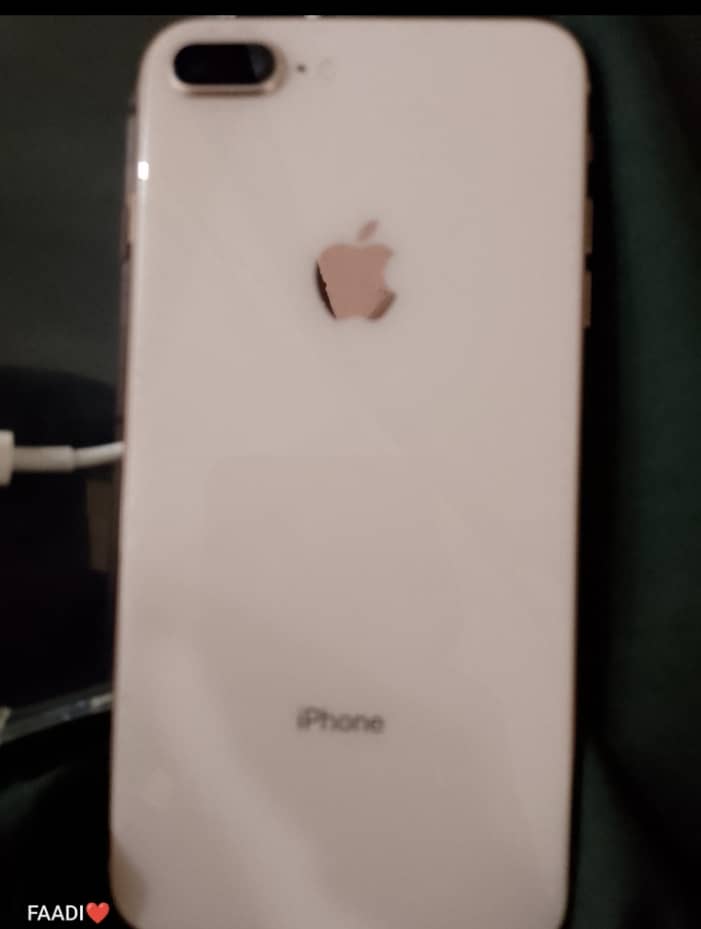 Apple iPhone 8 Plus 0