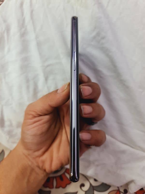 Samsung galaxy s10 plus 9