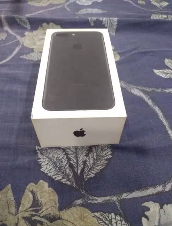 iphone 7 plus good pta approved good condition with box 128 GB 0