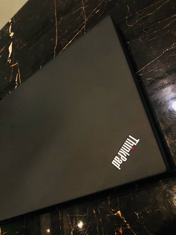 Lenovo ThinkPad T14s (Gen 3) AMD RYZEN 7 Pro 6850U 16 GB RAM 256 GB 8