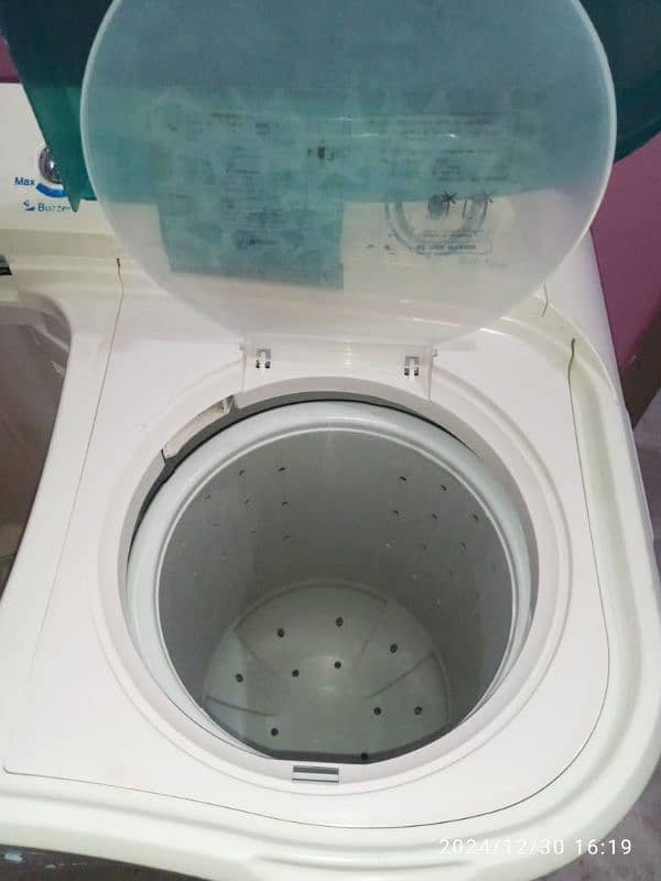 haier washing machine twin tub model no: HWM80-100S 1