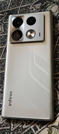 infinix Note 40 Pro Racing grey