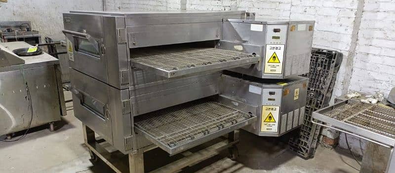 Lincolin impinger conveyor belt pizza oven 32" , fast food setup 2