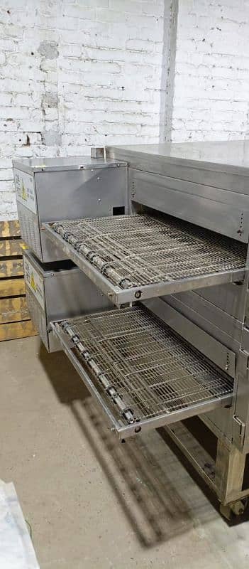 Lincolin impinger conveyor belt pizza oven 32" , fast food setup 3