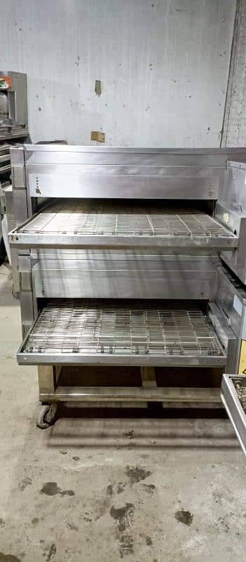 Lincolin impinger conveyor belt pizza oven 32" , fast food setup 4