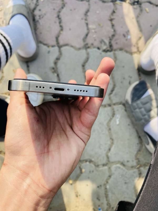 iPhone XR converted to iPhone 15 pro 4