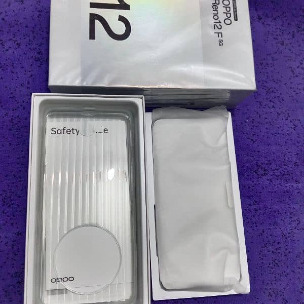 OPPO Reno12 F 5G 12/256 3