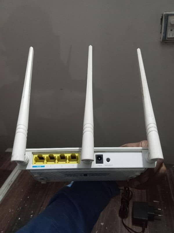 Tender router 3 antenna 4