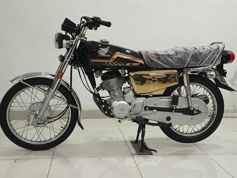 Honda CG 125  2024 Model Gold Edition 1