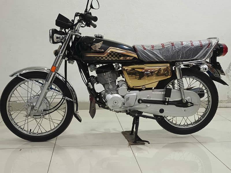 Honda CG 125  2024 Model Gold Edition 2