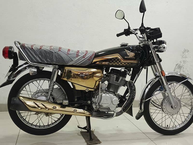 Honda CG 125  2024 Model Gold Edition 3