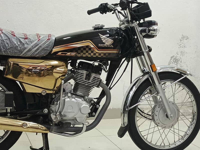 Honda CG 125  2024 Model Gold Edition 5