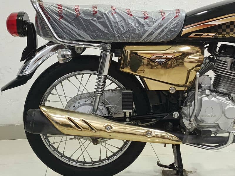 Honda CG 125  2024 Model Gold Edition 7