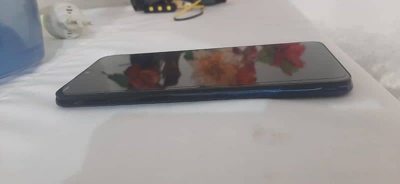 Vivo y93 6gb 128gb . 10by10  condition . 03065166011 . 7