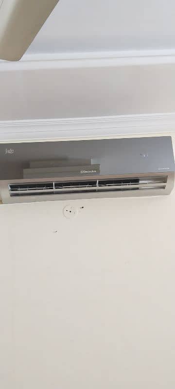 d. c inverter a. c Electrolux 1.5 ton heat and cool 1