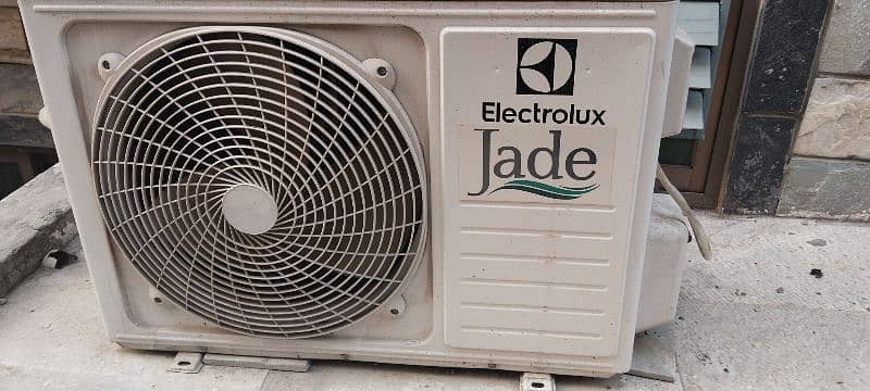 d. c inverter a. c Electrolux 1.5 ton heat and cool 4