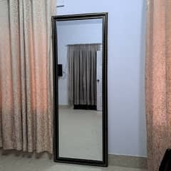 I m selling a mirror in a good condition