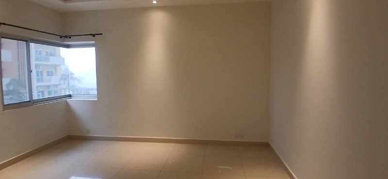 Luxurious 2-Bedroom Apartment Facing Courtyard un Furnished Available For Rent Near Dha Phase 4 3